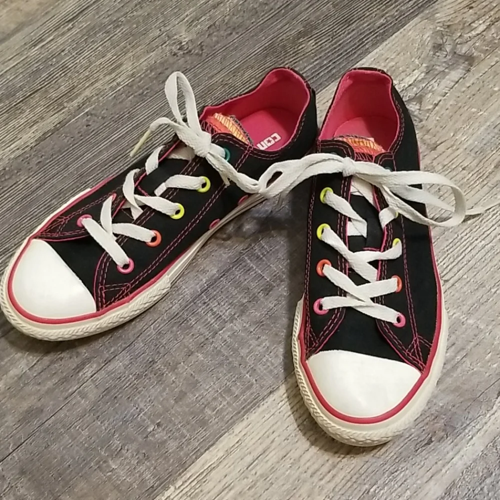 Converse different color